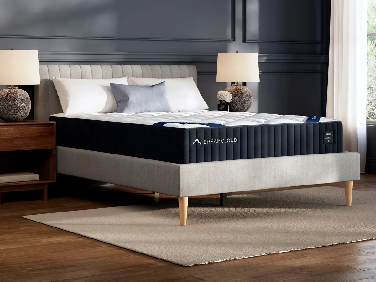DreamCloud Classic Hybrid, product photo