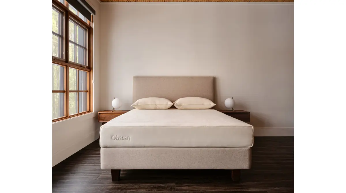 Essential 8-inch Organic Mattress, product photo