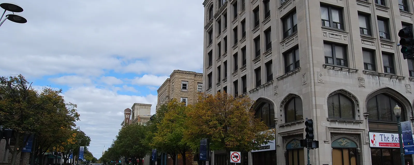 Chicago Street in downtown Joliet, Illinois, looking north from Jefferson Street