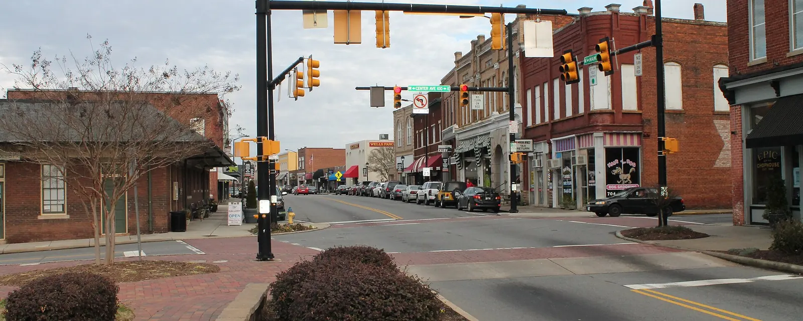 Main Street in the Mooresville historic district
