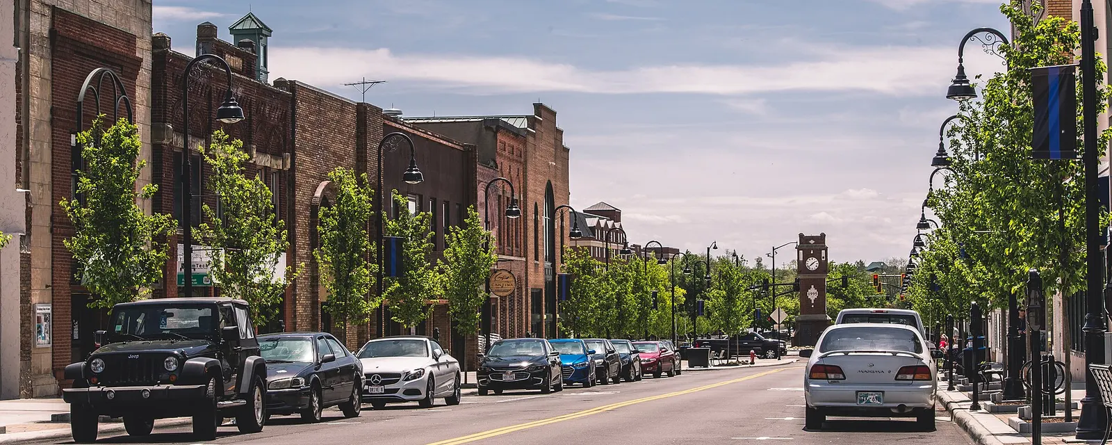 A street of shops in downtown Cuyahoga Falls