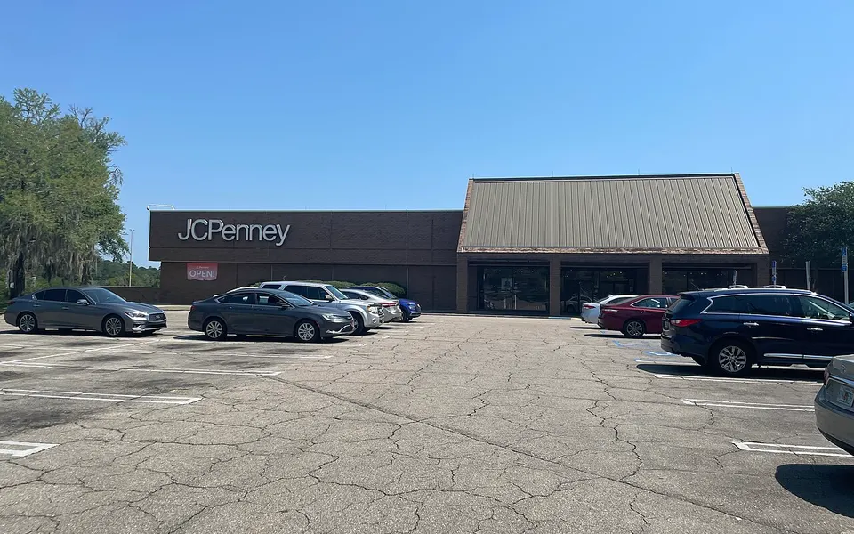 A JCPenney storefront (photo from another location)